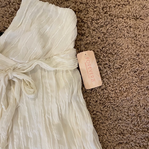 NWT Forever 21 Sparkly Cream Tank with Bow - Picture 4 of 5